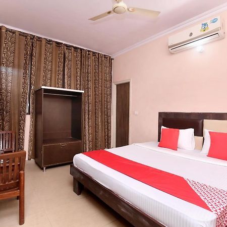 OYO 24423 Hotel Royal Sohāna Dış mekan fotoğraf