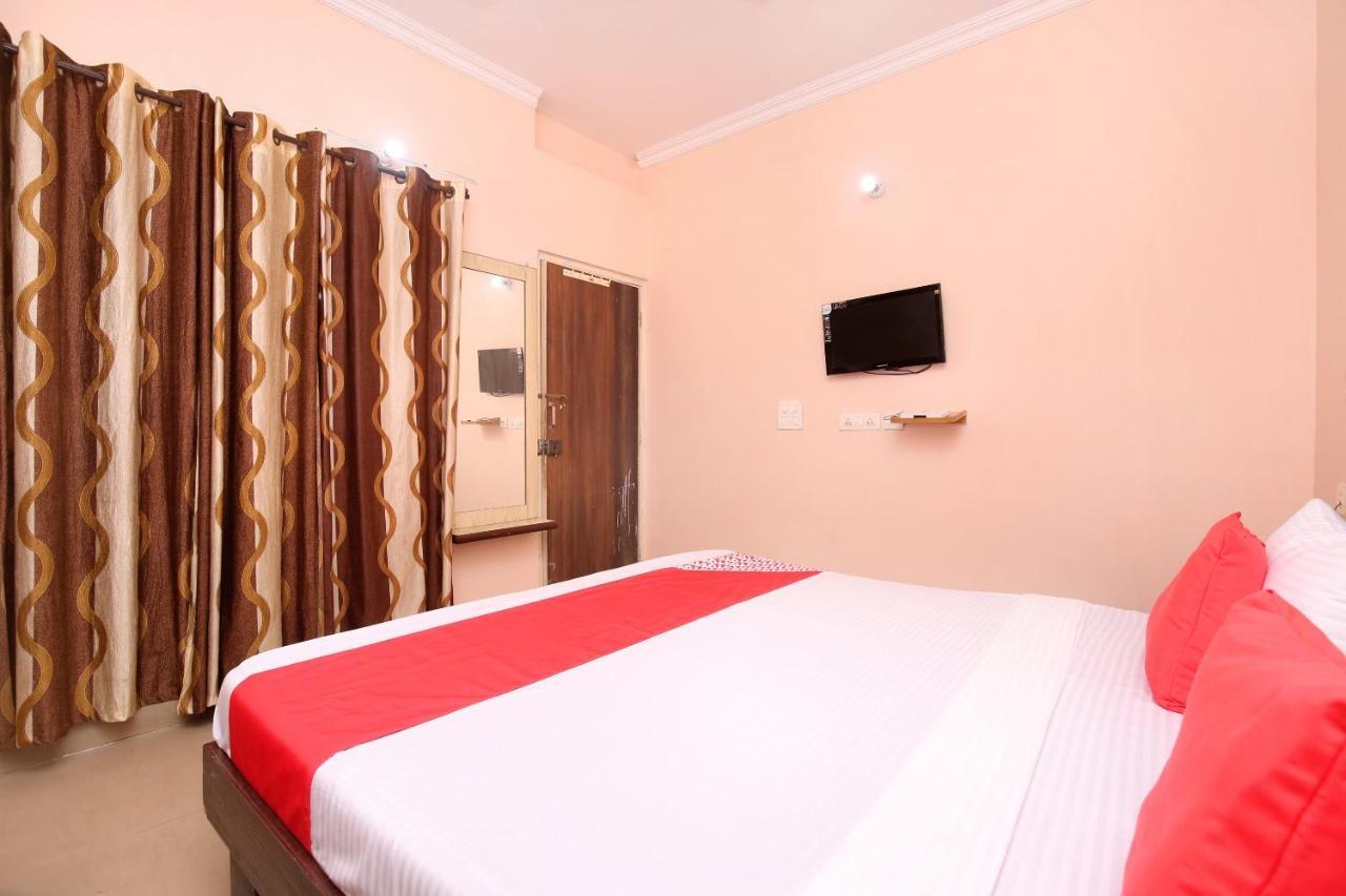 OYO 24423 Hotel Royal Sohāna Dış mekan fotoğraf
