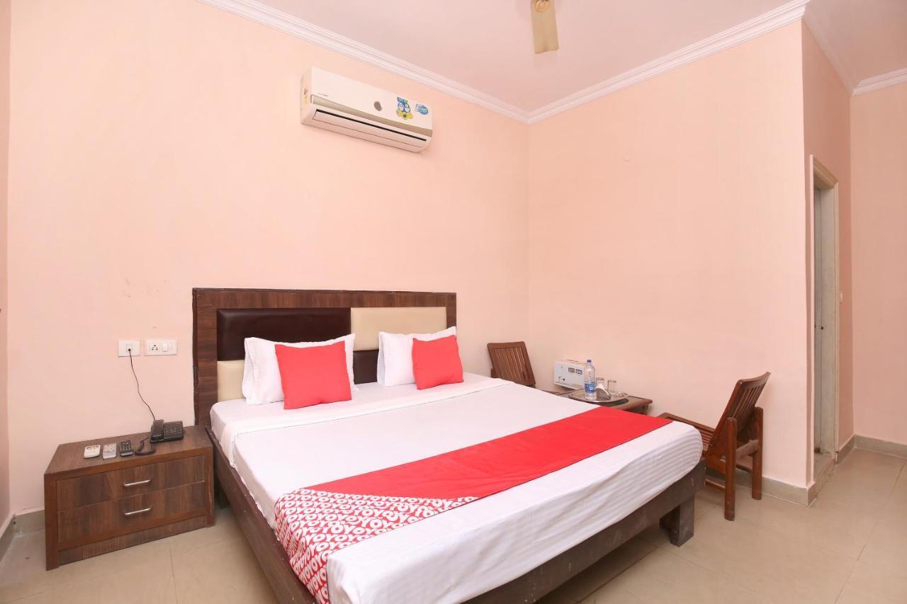 OYO 24423 Hotel Royal Sohāna Dış mekan fotoğraf