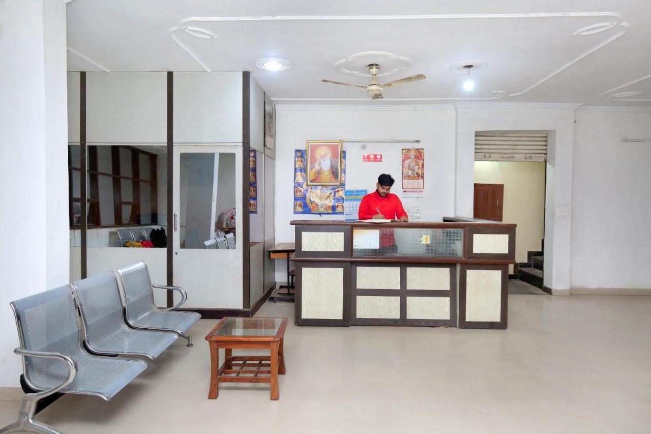 OYO 24423 Hotel Royal Sohāna Dış mekan fotoğraf