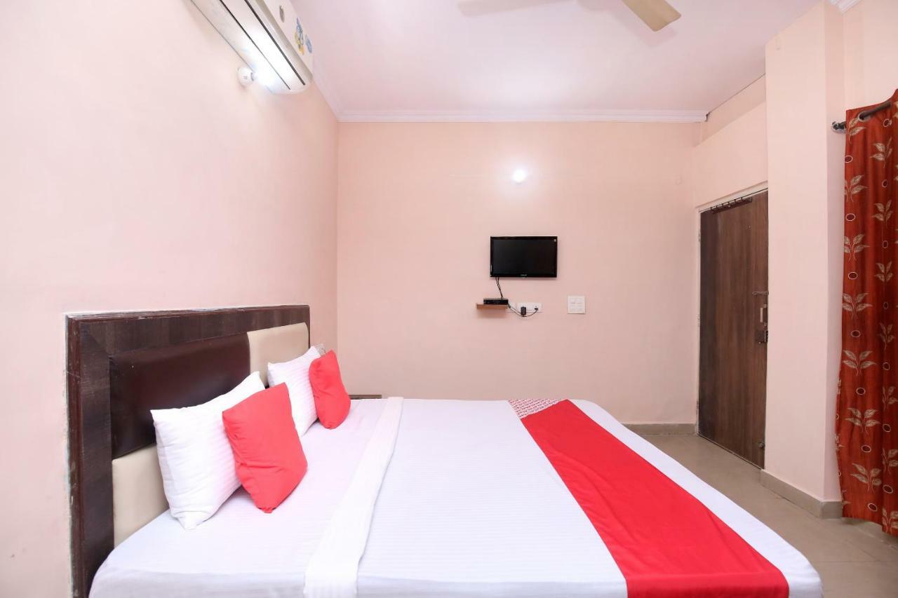OYO 24423 Hotel Royal Sohāna Dış mekan fotoğraf