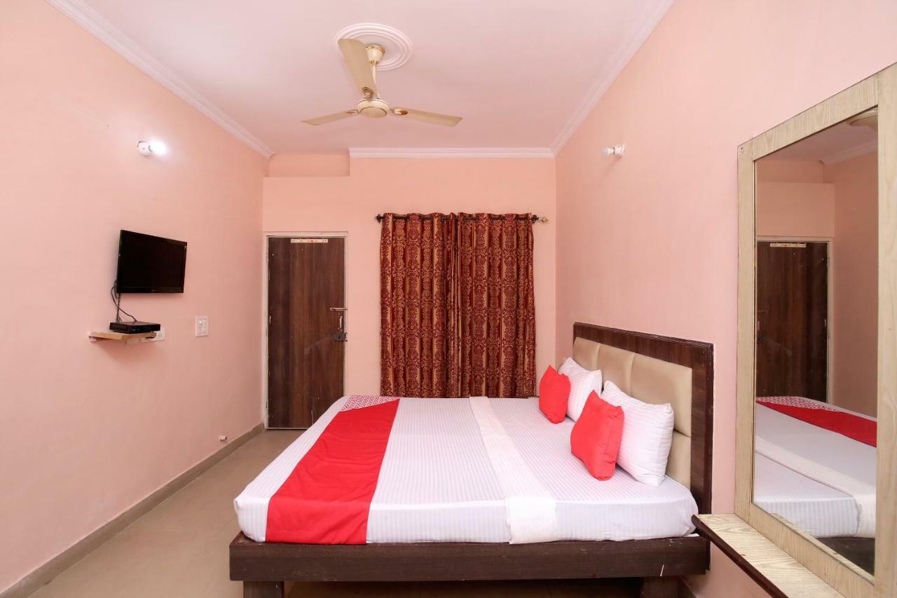 OYO 24423 Hotel Royal Sohāna Dış mekan fotoğraf
